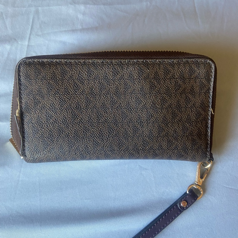 MICHAEL KORS
Small Logo and Leather Wallet